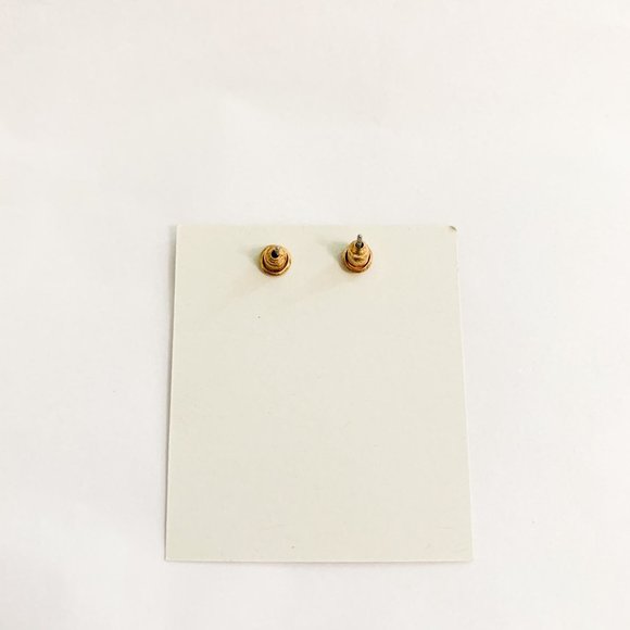 Mini gold tone diamond shape stud earrings - Picture 3 of 3